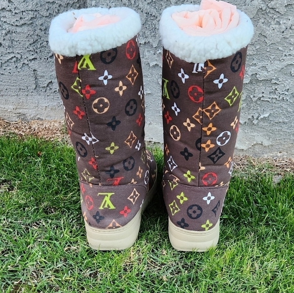 Cozy Monogram Winter Boots - Picture 6 of 6